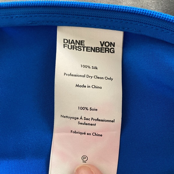 Diane von Furstenberg Bright Blue Sleeveless Silk Blouse Medium - Picture 9 of 10